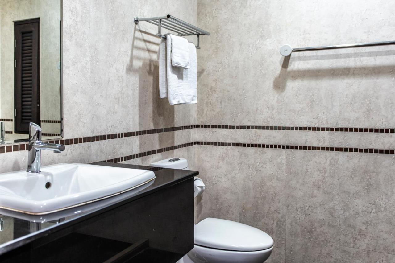 The Tepp Aparthotel 방콕 외부 사진